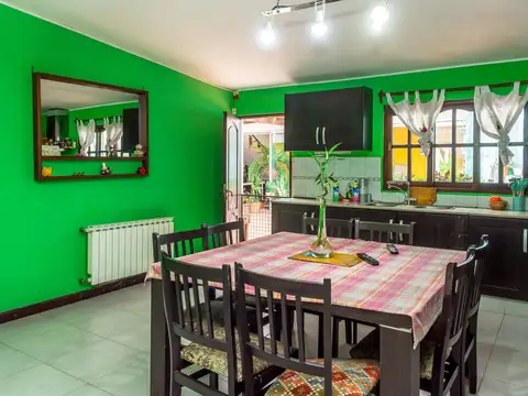 Casa en Venta en Barrio Castañares, USD 95.000