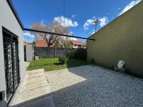 Casa 2 ambientes con 1 baño