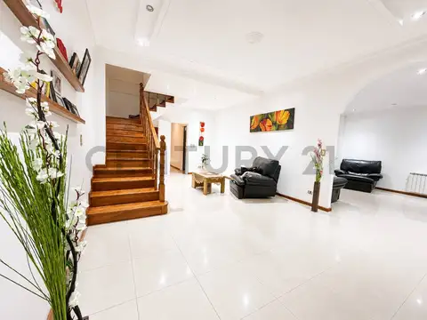 VENTA CASA 6 AMBIENTES EN ITUZAINGO APTO CRÉDITO