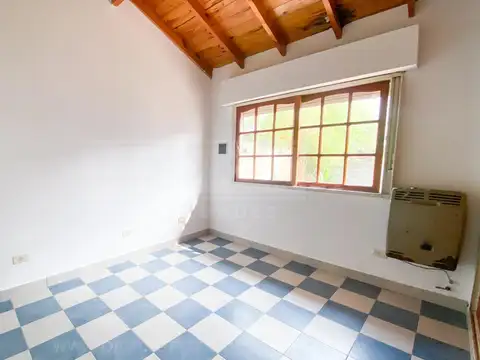 Depto Tipo Casa en Alquiler con 1 cocheras