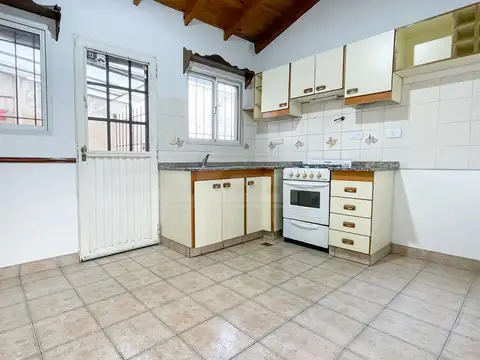 Depto Tipo Casa en Alquiler de 4 ambientes