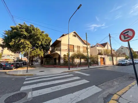 Casa - Venta - Argentina, Capital Federal - Av Jose Maria Moreno 1265