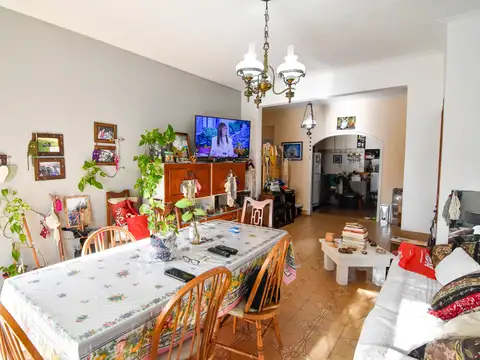 Departamento 3 amb. con balcón al frente - Av. Libertad y Misiones