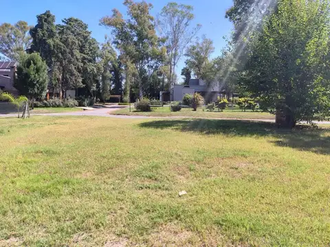 VENTA LOTE EN B° C° SANTA CLARA, MANZANARES, PILAR