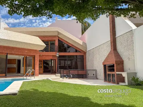 Casa en Venta Villa Devoto 430 m² cubiertos – Lote 13 x 39 – Jardín, Pileta y Cochera