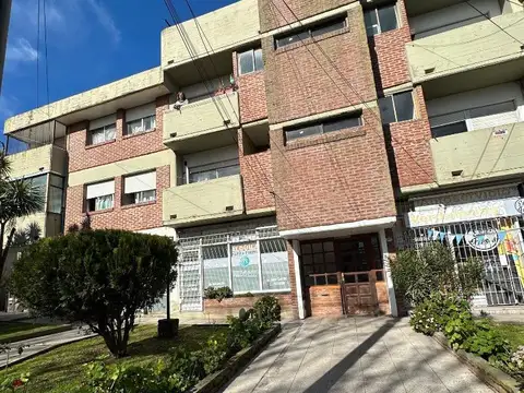 DEPARTAMENTO DOS AMBIENTES CON COCHERA ZONA ALEM