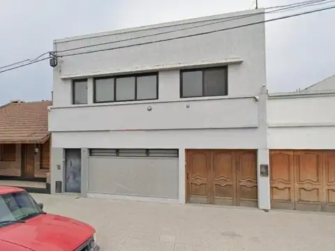 Casa en venta - 3 Dormitorios 3 Baños - 226mts2 - Chivilcoy 