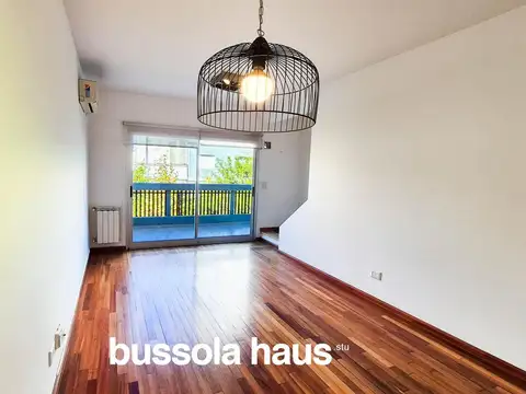 Depto Tipo Casa en Venta con 1 cocheras