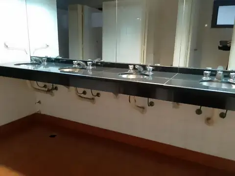 Oficina en Alquiler al Este