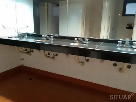 Oficina en Alquiler al Este