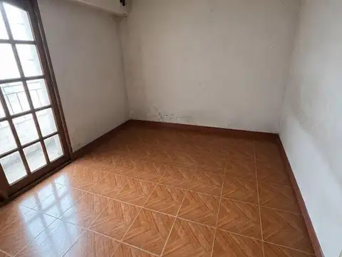Depto Tipo Casa en Venta 50 años