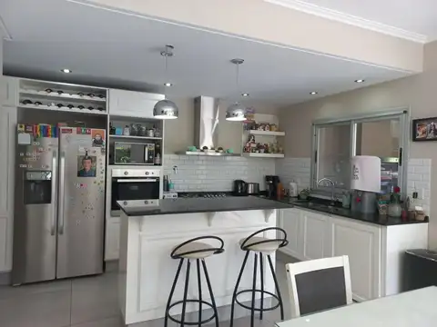 Casa en Venta en Berazategui, USD 395.000