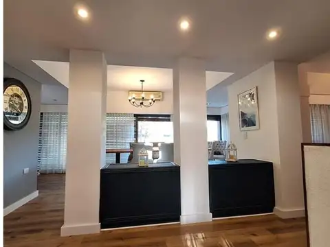 Casa en Venta con 4 cocheras