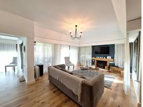 Casa 4 ambientes con 4 baños