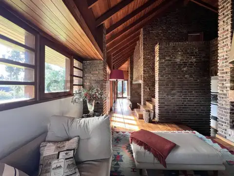 Casa 5 ambientes con 3 baños