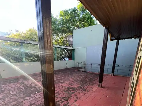 Casa 5 ambientes con 1 baño