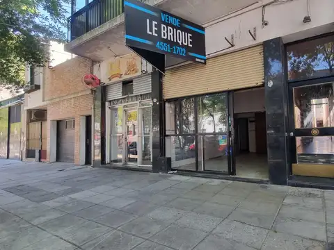 Excelente Local con 2 baños - Le Brique Propiedades -