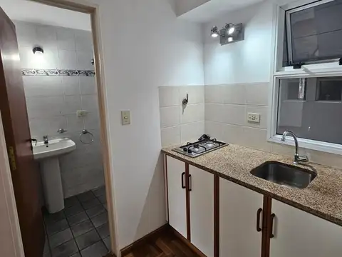 Oficina en Alquiler con 1 cochera