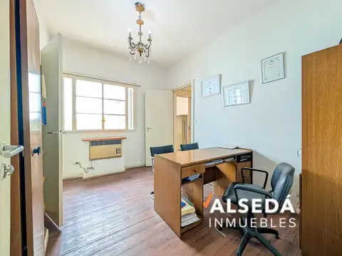 Casa 5 ambientes con 4 baños