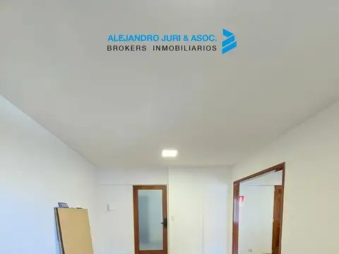 Corrientes 763 - Oficina en Alquiler con Aires e Iluminación Instalada