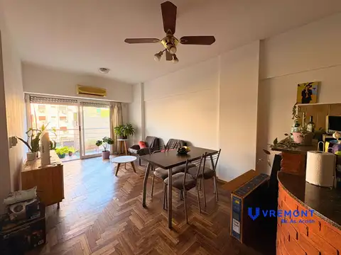 Venta de depto 3 ambientes al contrafrente, muy luminoso. Excelente estado! En el barrio de Boedo!