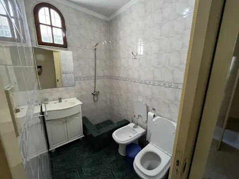 Casa De 4 Amb Con Garage Y Fondo. Lote 12,99 X 14,94