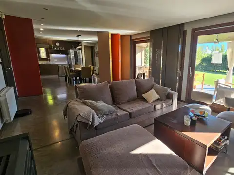 Casa en Alquiler de 3 dormitorios