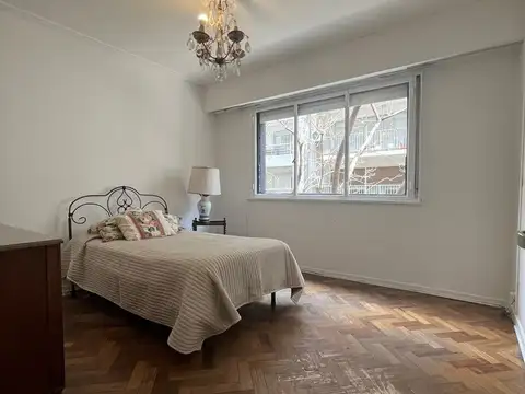 Presidente José Evaristo Uriburu 1300, Piso 3