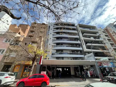 Departamento en Alquiler! A 1 cuadra de Plaza España!