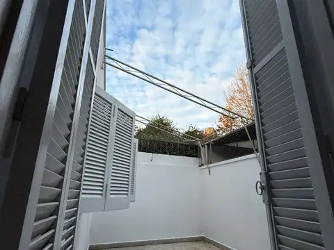 Depto Tipo Casa en Alquiler en Vicente Lopez Vias / Maipu, $ 850.000