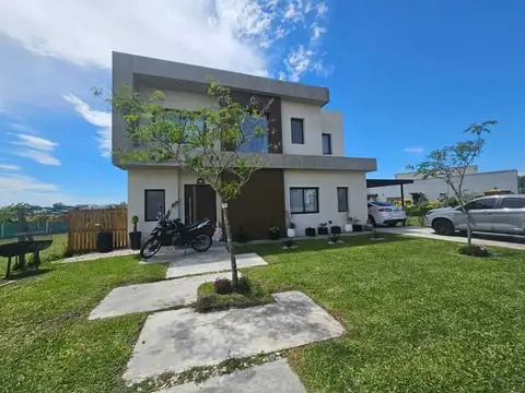 Barrio Cerrado Santa Elena - Pilar del Este 100