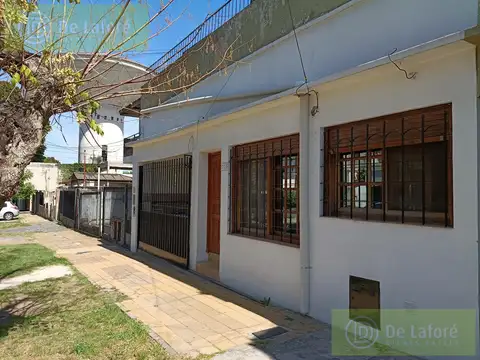 Venta - PH 4 ambientes en San Isidro al frente con patio sin expensas