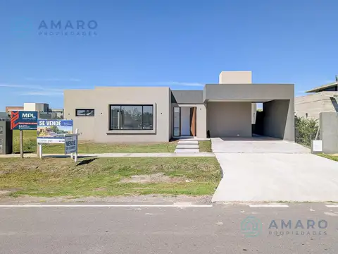 VENTA · CASA · 3 DORMITORIOS · A ESTRENAR ·  ESCRITORIO· PISCINA  · DON MATEO