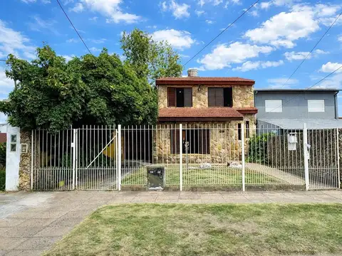 VENTA CASA 4 AMBIENTES – MERLO NORTE