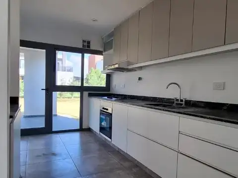 Casa en alquiler Anual Canning Barrio Los Talas