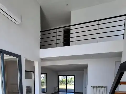 Casa en alquiler Anual Canning Barrio Los Talas