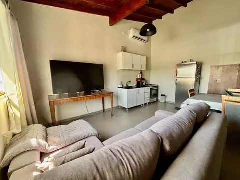 Casa 2 ambientes con 1 baño