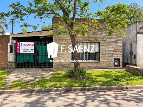 Casa en venta en luis Guillon -Oportunidad-