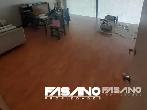 EDIFICIO COMERCIAL EN VENTA - CASTELAR