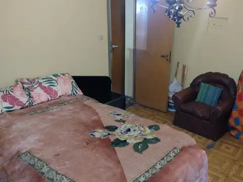 Depto Tipo Casa 6 ambientes con 2 baños