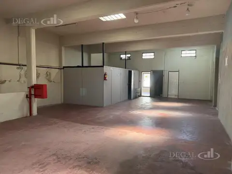 Galpon en Alquiler 38  mts Fondo