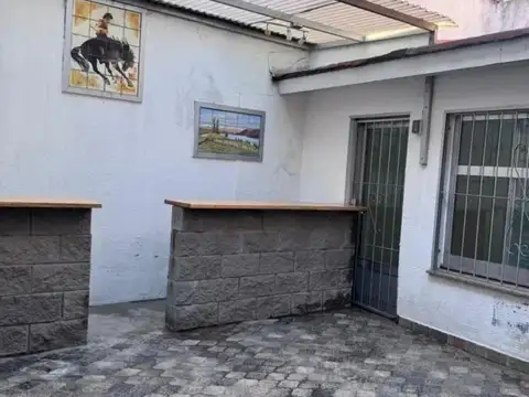 Depto Tipo Casa en Venta 40 años