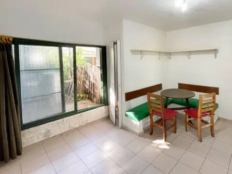 Rn Hipolito Yrigoyen 51 , Piso PB