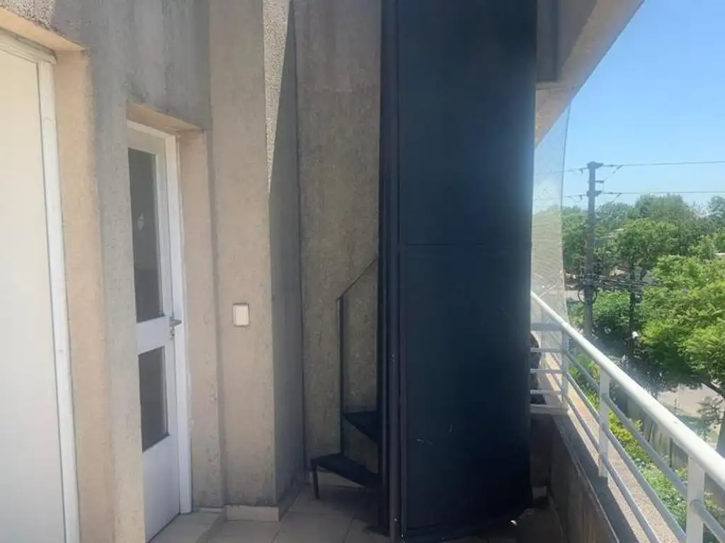 Departamento en Alquiler en Complejo Sucre