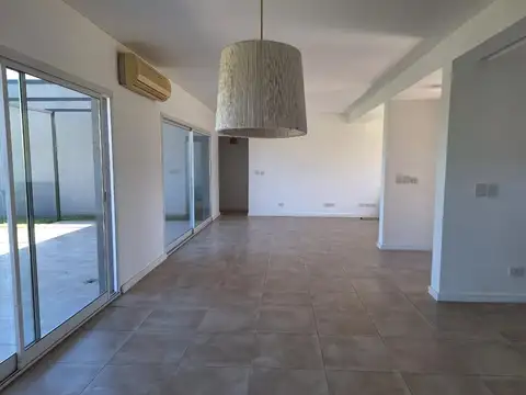 Casa en Venta en San Sebastian, USD 180.000