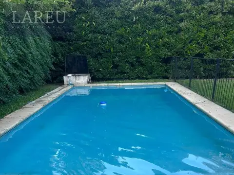 Casa en Venta con 3 cocheras