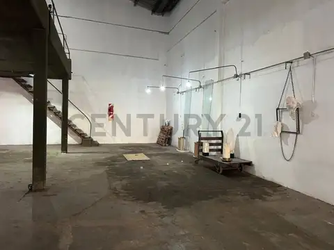 VENTA GALPÓN CON VIVIENDA PARQUE PATRICIOS 8.66 x 23