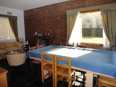 PILAR DEL LAGO EXCELENTE CHALET CON PISCINA  DOBLE LOTE