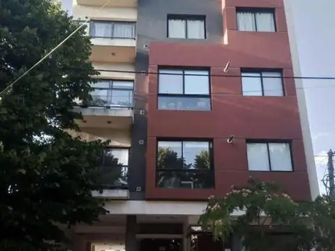 Avellaneda e/ Alberti y Saavedra