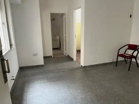 BESARES 2600, Piso 1